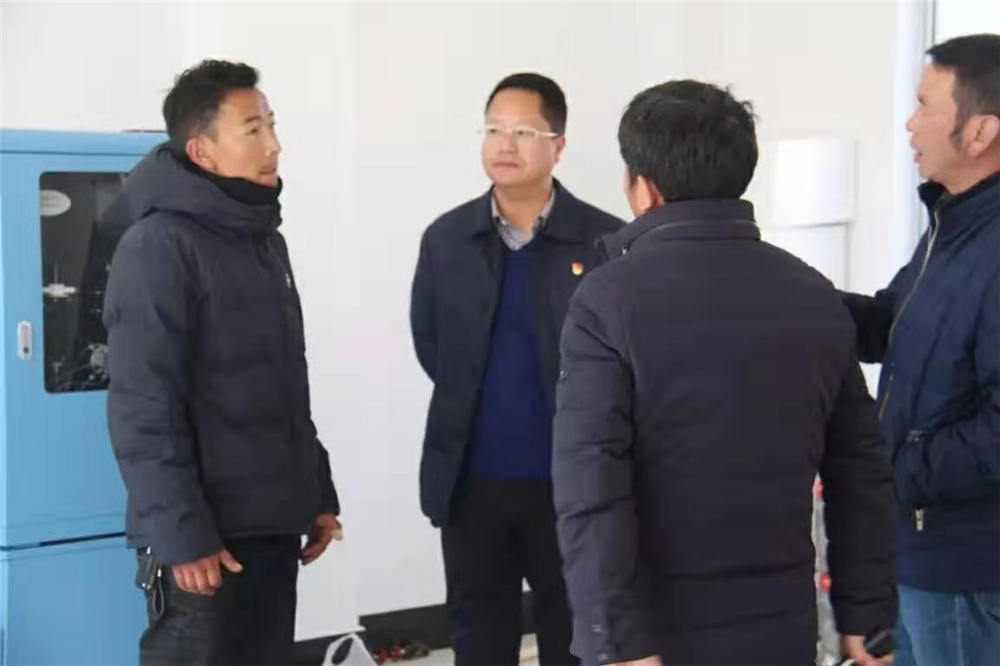 吉隆縣縣委副書記、縣長胡紅等領(lǐng)導(dǎo)班子進(jìn)行檢查和指導(dǎo)工作